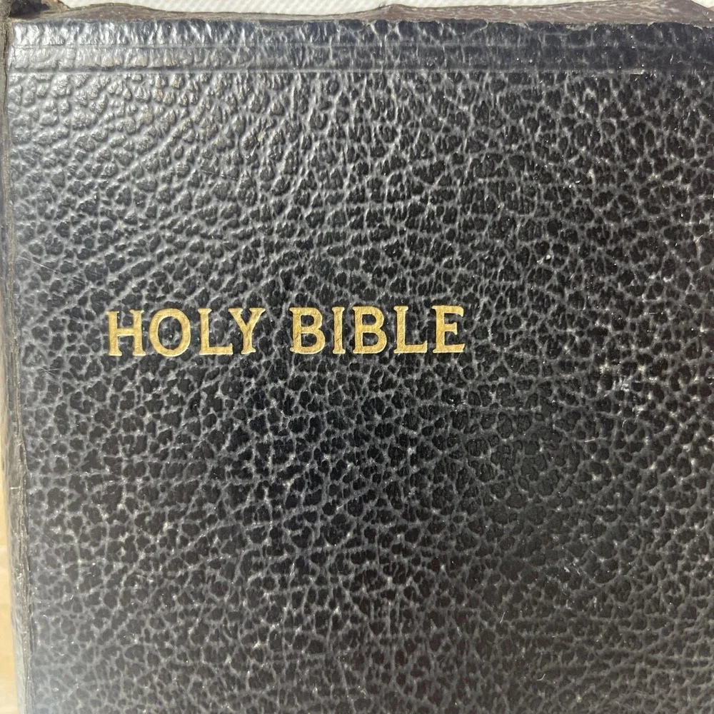 Vintage Holy Bible KJV Zipper Black